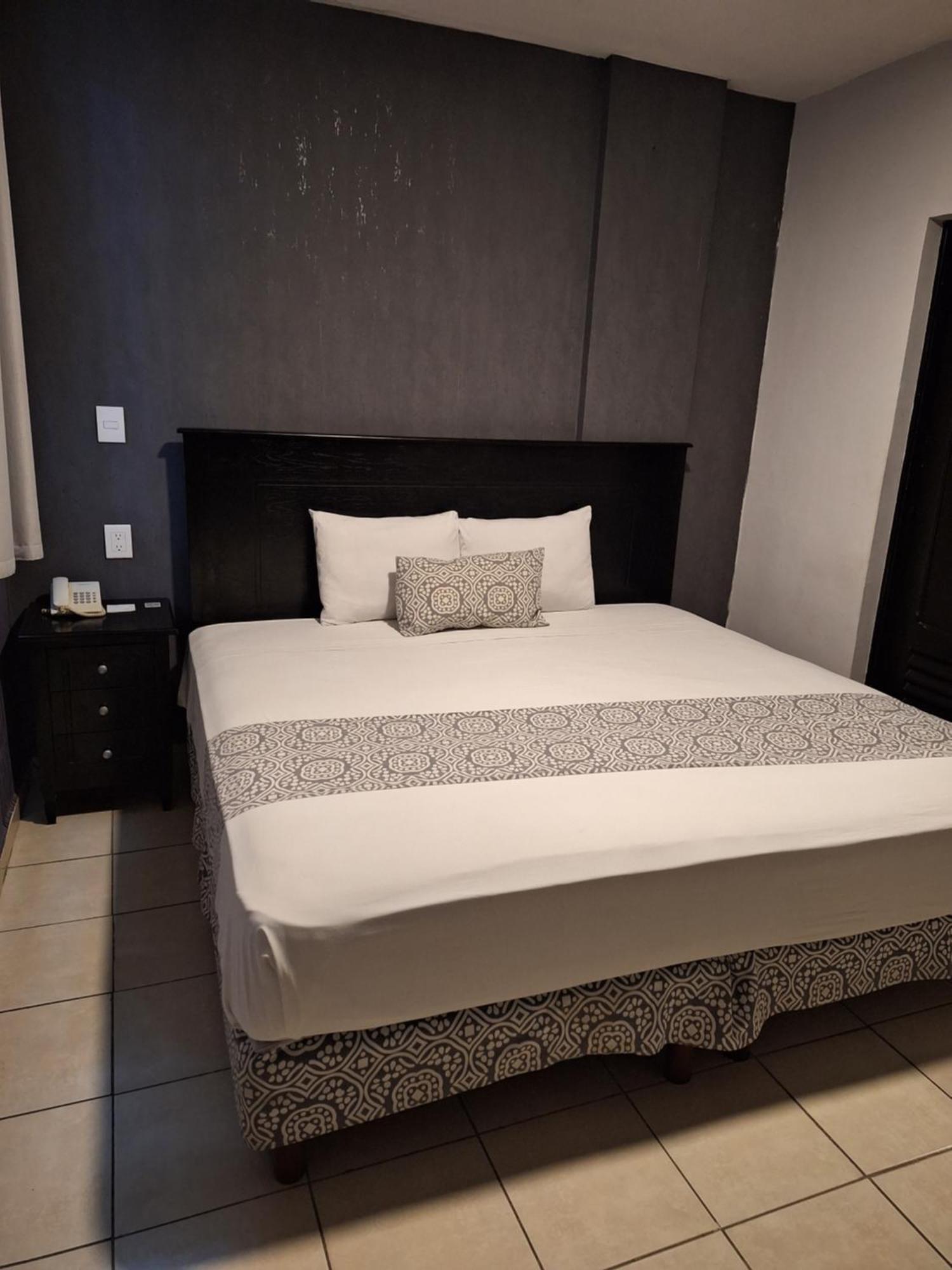 Standard King Room