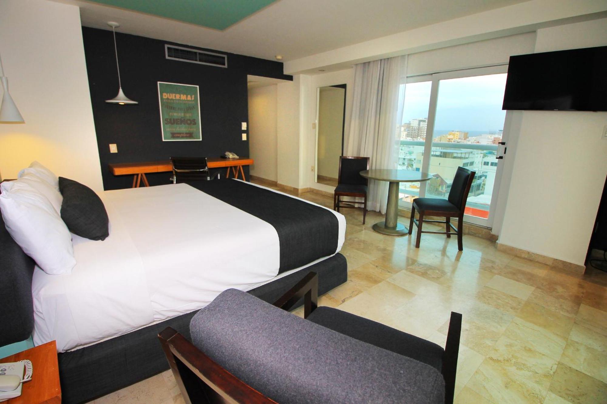 Executive Suite,1641736062:JPEG
