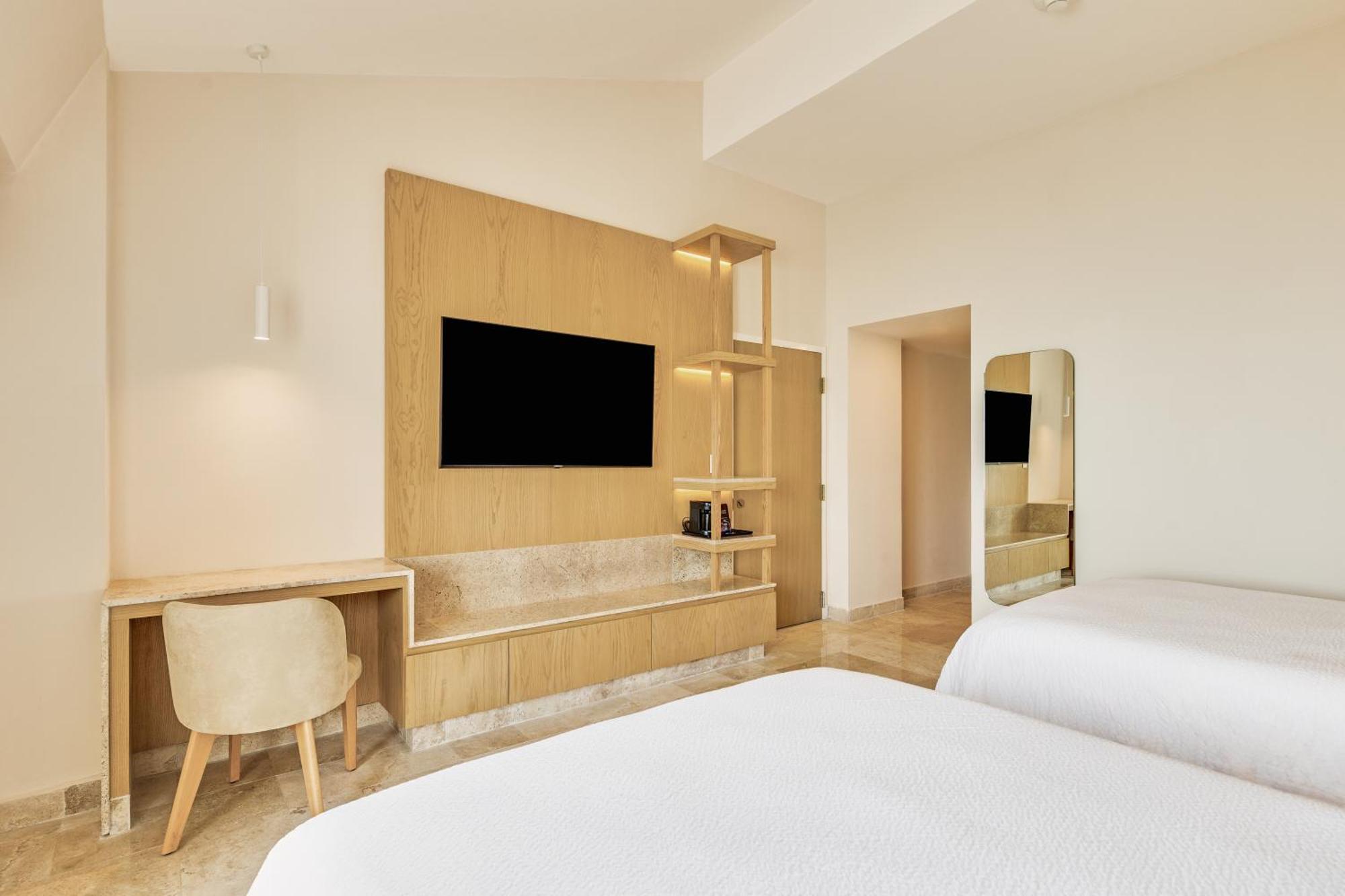 Luxury Room Plus Ocean Front 2 Double