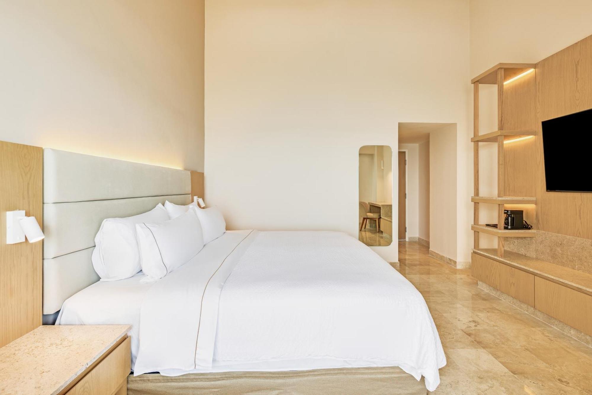 Luxury Room Plus Ocean Front 1 King