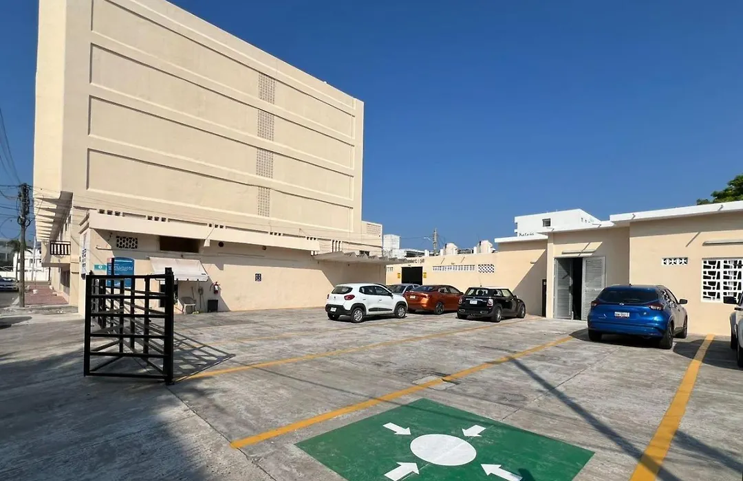 Howard Johnson By Wyndham Veracruz-1